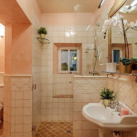 Apartmán Casa Kathy, Smart And Convenient Luxury 2 Bedrooms Inside The Walls Lucca