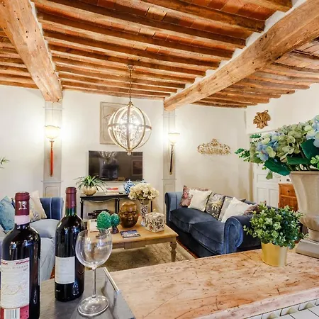 Apartmán Casa Kathy, Smart And Convenient Luxury 2 Bedrooms Inside The Walls Lucca